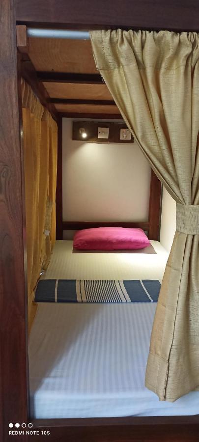 The Traveller'S Hostel & Private Rooms Sigiriya Esterno foto