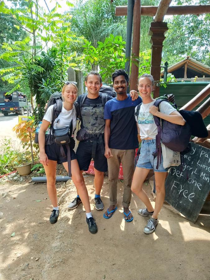 The Traveller'S Hostel & Private Rooms Sigiriya Esterno foto
