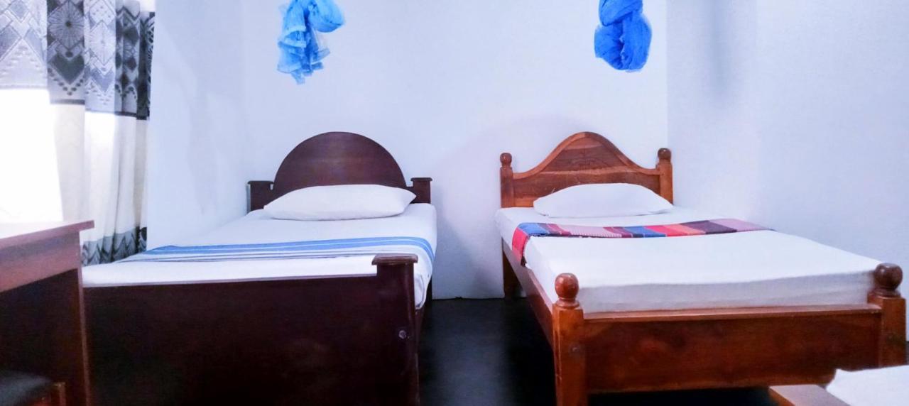 The Traveller'S Hostel & Private Rooms Sigiriya Esterno foto