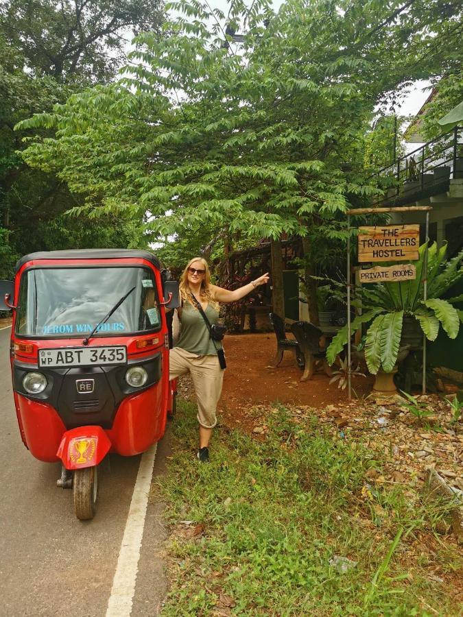 The Traveller'S Hostel & Private Rooms Sigiriya Esterno foto